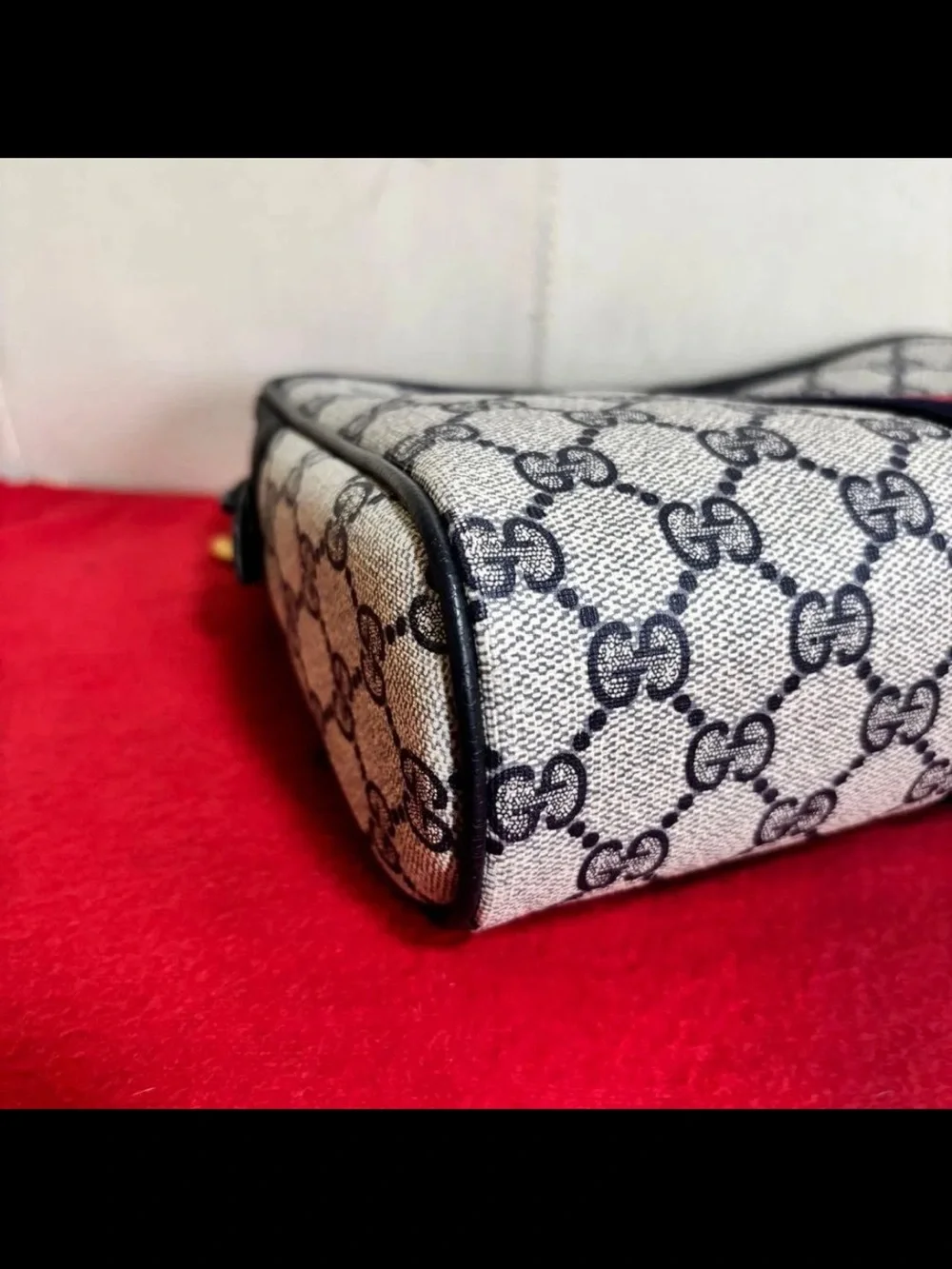 Gucci Beige/Black Toiletry Pouch with Red Center Stripe